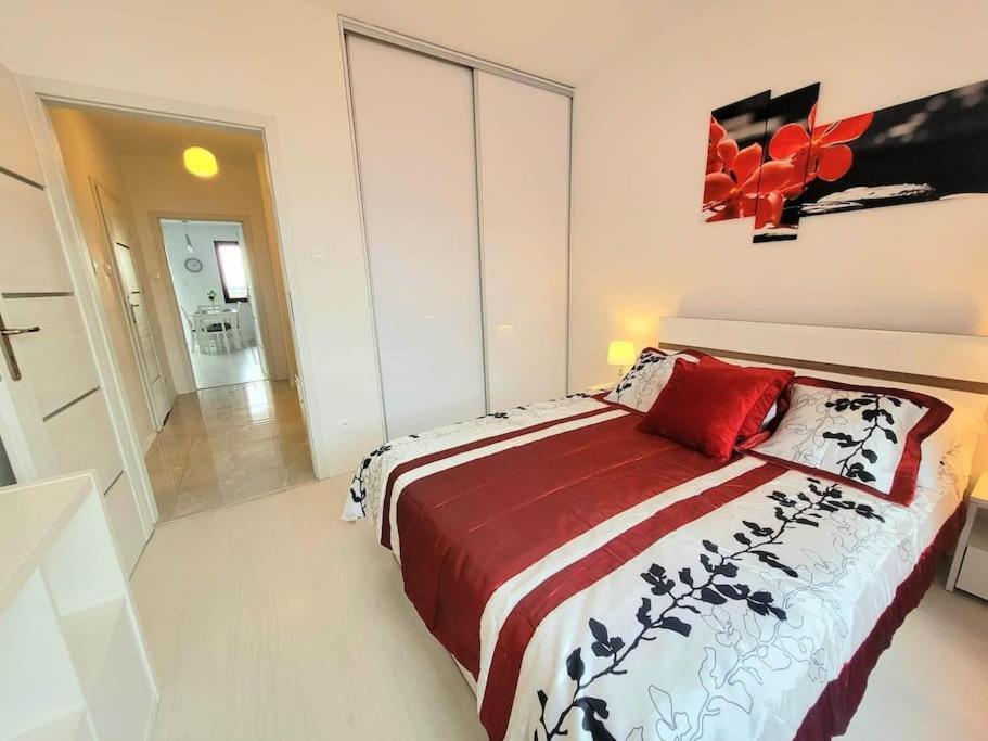 Apartment Sophie 3 Rooms, 2 Bathrooms, 8 Persons Kraków Eksteriør billede