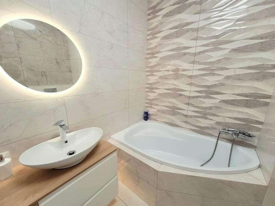 Apartment Sophie 3 Rooms, 2 Bathrooms, 8 Persons Kraków Eksteriør billede